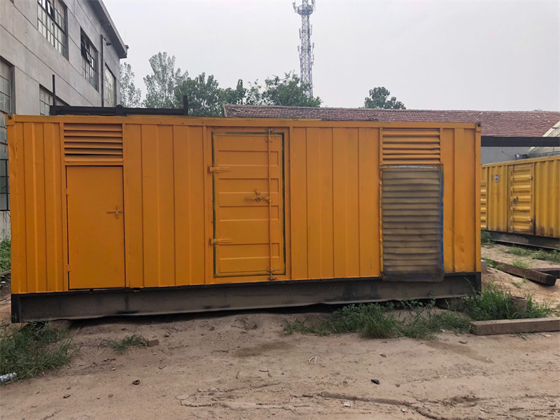 西乡塘柴油发电机如何判断新机油是否已经完全充满机油滤清器？