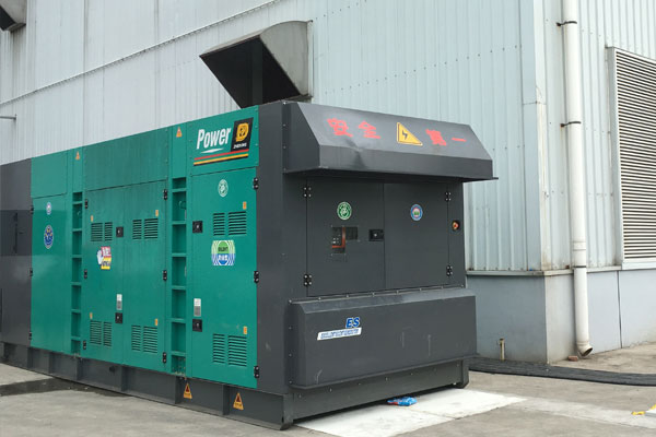 西乡塘燃油滤清器的更换流程是怎样的？