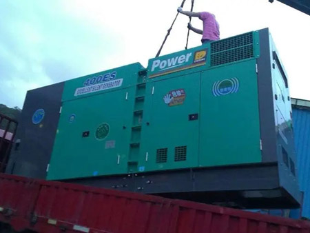 西乡塘柴油发电机组转速不稳定时，如何对发动机进行维护？