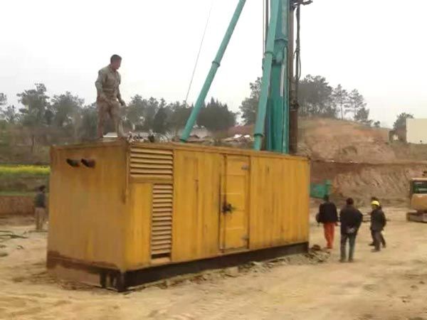 西乡塘如何判断水冷式机油散热器密封件是否需要更换?